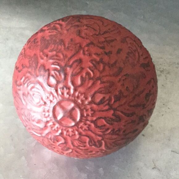 Spheres red cream floral geometric orbs classic decor timeless - Picture 7 of 10